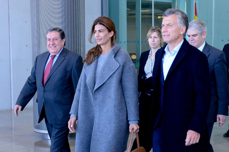 En vuelo de Iberia, Macri llegó a Madrid