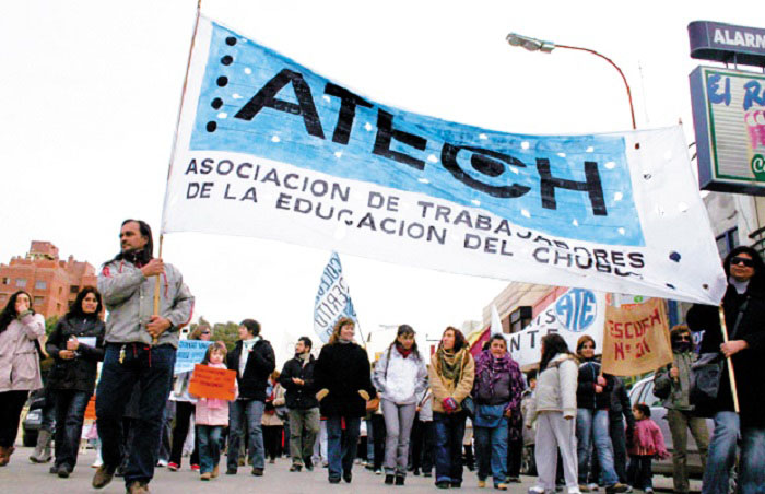Crisis en Chubut: renunció otro ministro y se profundizan las protestas de los gremios