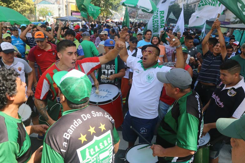 La CGT amenazó con un paro sin fecha concreta: hubo reclamos e incidentes