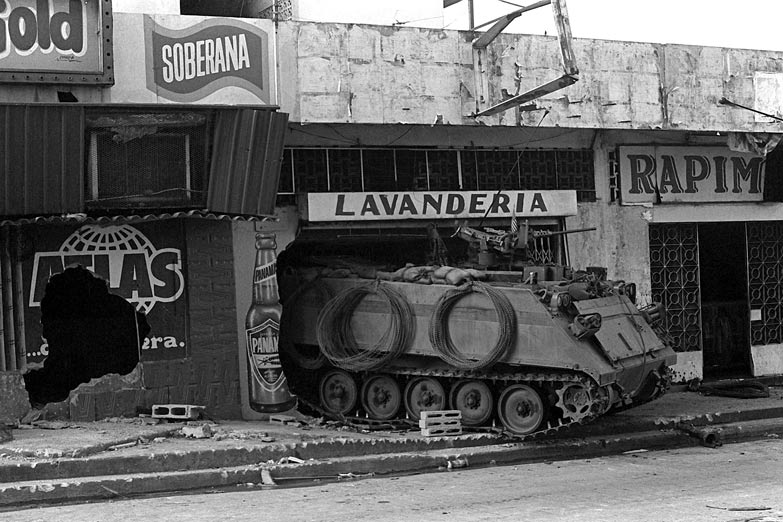 Abren archivos de la invasión de EE UU a Panamá de 1989