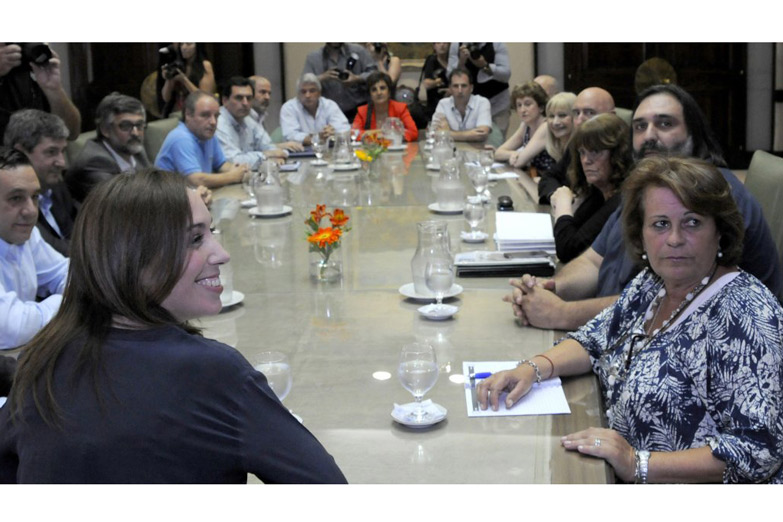 Tras la orden de la Justicia, Vidal convocó a los maestros a tres meses de la última reunión