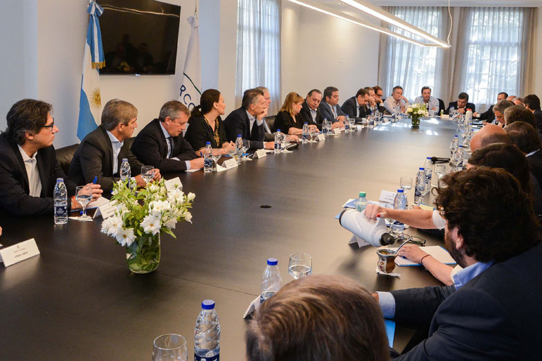 Macri busca neutralizar el paro o atenuar su impacto