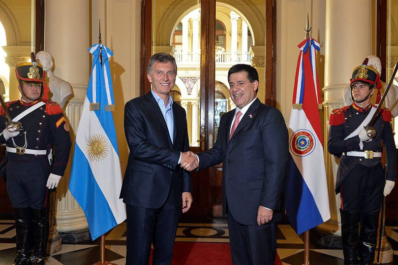 Macri y Cartes, encuentro cumbre en Asunción