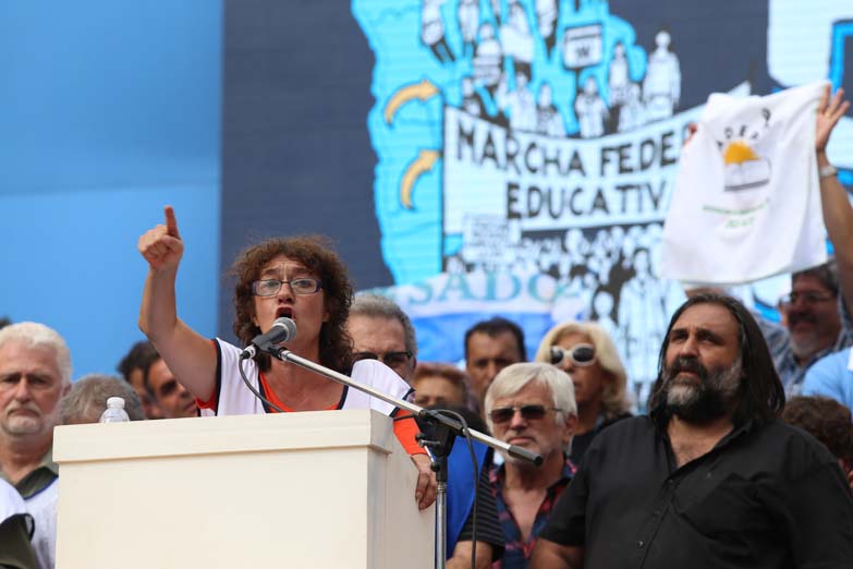 «Están impulsando la destrucción de la escuela pública»