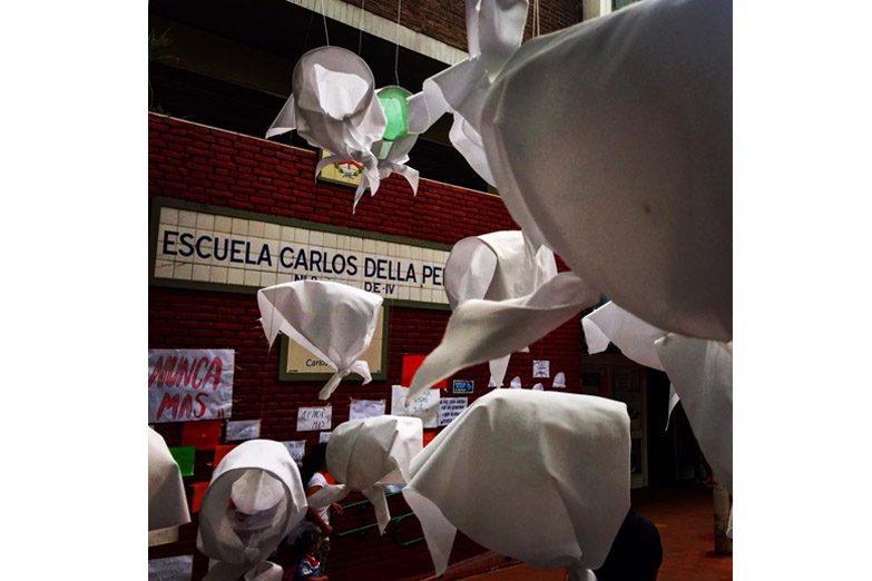 Para el 24, pasaron un video en defensa de la dictadura a los alumnos