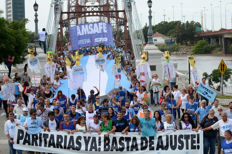 El gobierno de Santa Fe ofreció un aumento del 25% a los docentes
