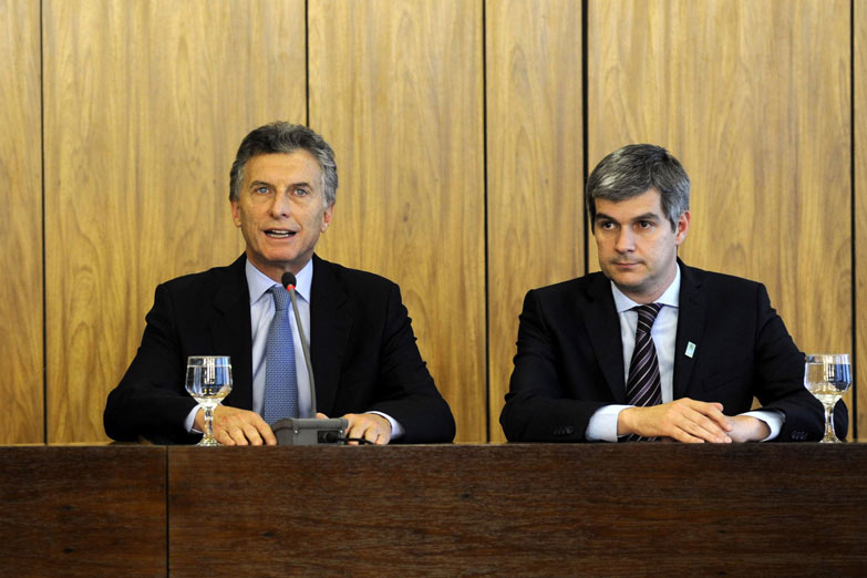 Denuncian a Macri, Peña y al ministro Martínez por la compra de armas