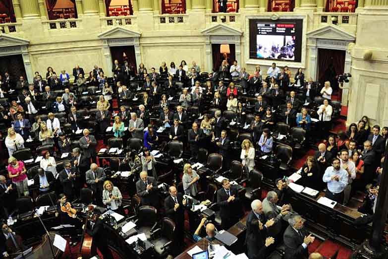 La oposición convocará a sesión especial por la ley de financiamiento educativo