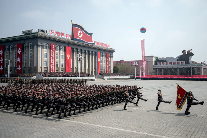 Norcorea se conformó con desafiar y mostrar nuevo armamento