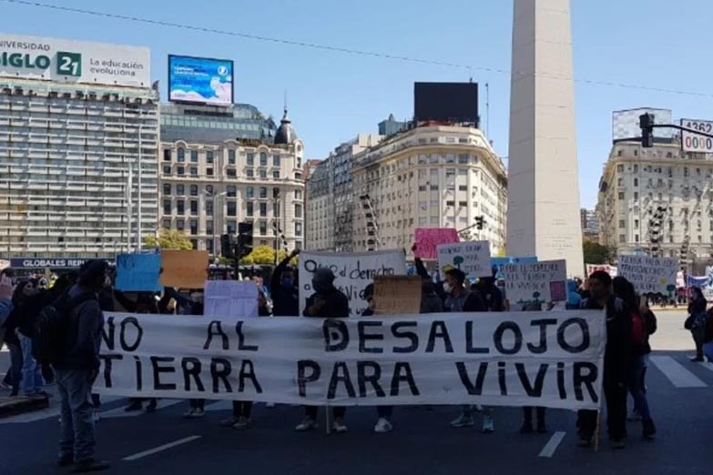 Protestas y cortes de accesos a la Ciudad en rechazo al desalojo y represión en Guernica