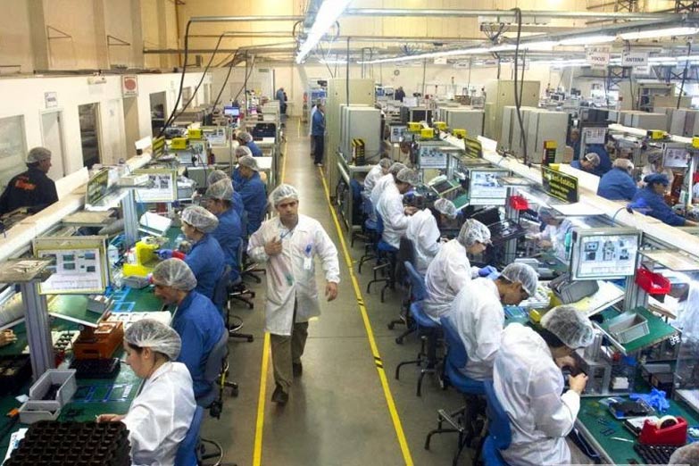 La industria sufre una durísima caída del 9% en febrero