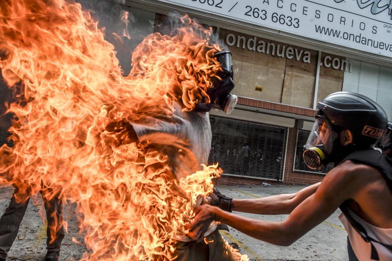 Venezuela: un muerto y más de cien heridos en otra jornada de violencia