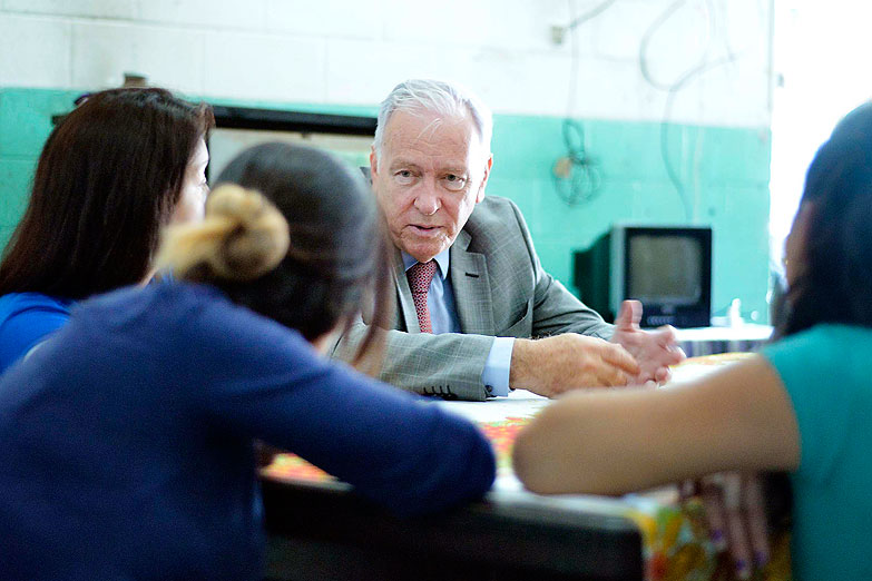 Maniobra para que Mahiques, ex funcionario de Vidal, asuma en Casación