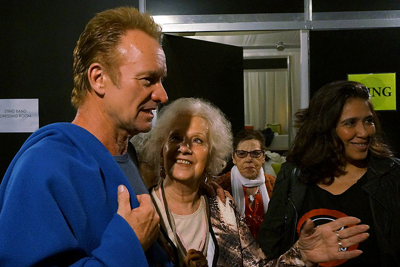 Sting recibió a las Abuelas en un cálido reencuentro