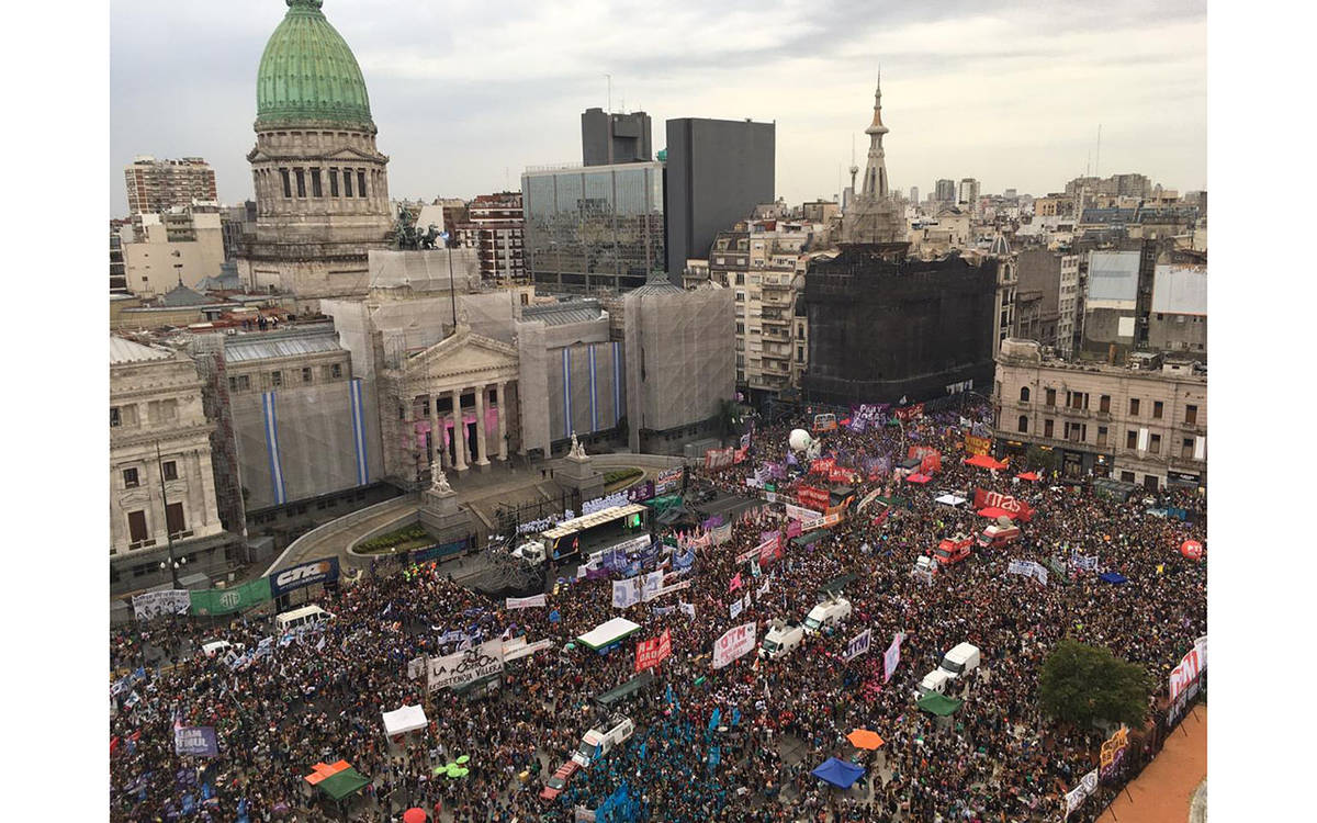 «La deuda es con nosotras y nosotres»: el documento completo del IV Paro Internacional de Mujeres