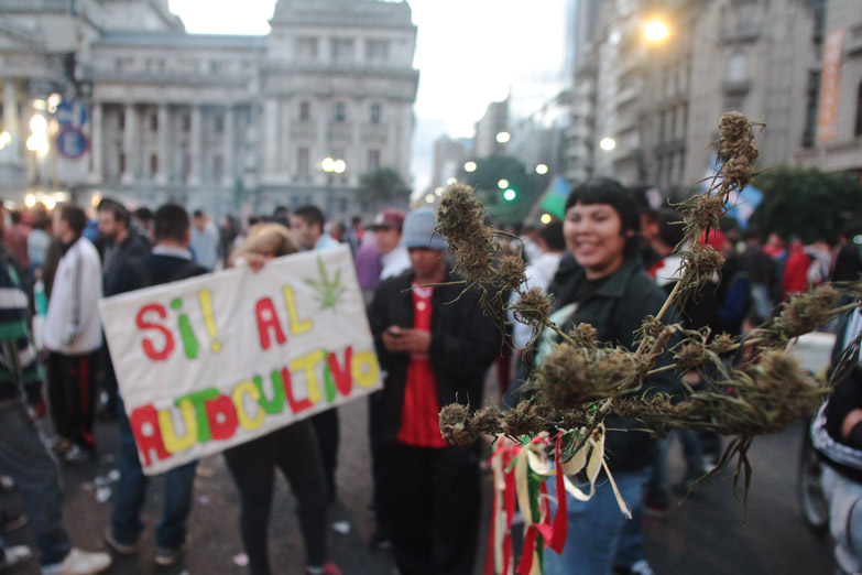 Marcha contra la criminalización del consumo  y cultivo de marihuana