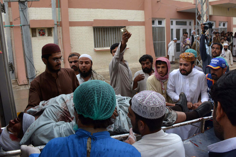 Atentado en Pakistán contra el vicepresidente del Senado causa al menos 25 muertos