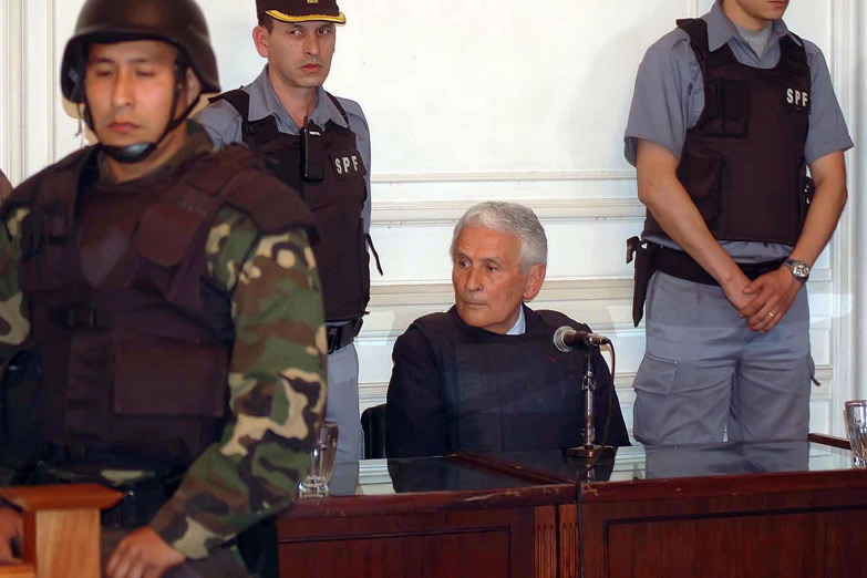 La hija de Etchecolatz marchó contra su padre