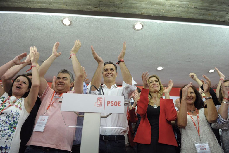 Pedro Sánchez vuelve a liderar el PSOE por el apoyo de la militancia