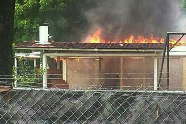Saquearon y prendieron fuego la casa donde creció Hugo Chávez