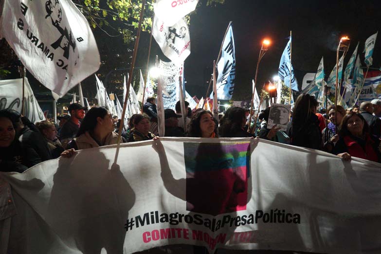 Por la libertad de Milagro Sala: conmovedora marcha de antorchas ante la CIDH
