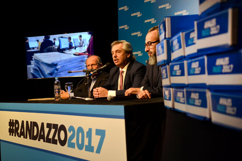 Randazzo presentó los avales en Provincia e insiste con ir a las PASO