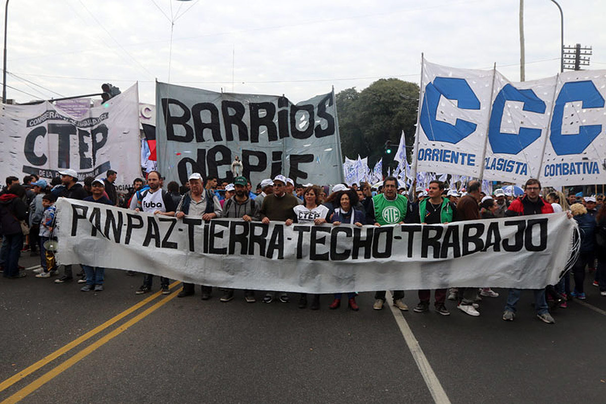 Respaldo al Gobierno en un acto organizado por la agrupación social Somos Barrios de Pie