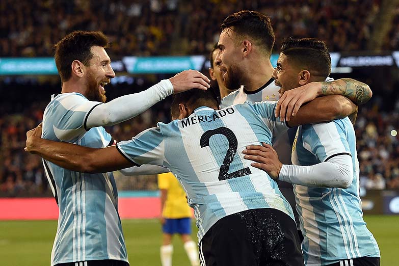 Argentina venció a Brasil en el debut de Sampaoli