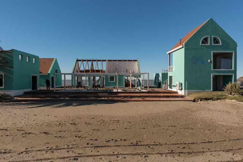 Demuelen el balneario CR de Pinamar, escenario veraniego de la política menemista