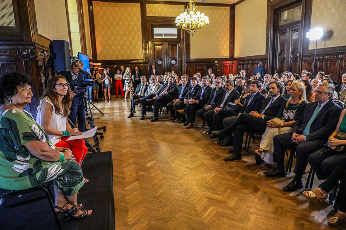Relanzan los cursos de capacitación para trabajadores del Estado en temas de género