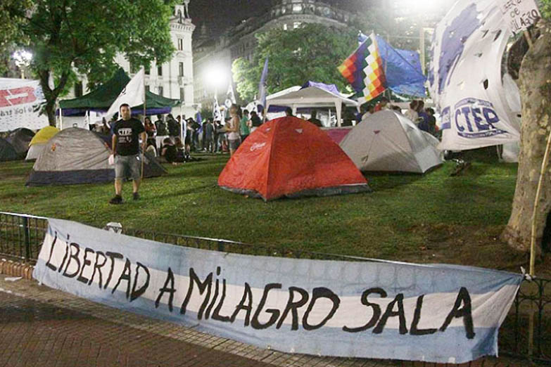 Tras la visita de Merkel, el caso Sala llegó a la radio pública de Alemania