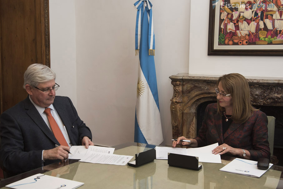 Acuerdo de cooperación entre Gils Carbó y su par brasileño para intercambio de información