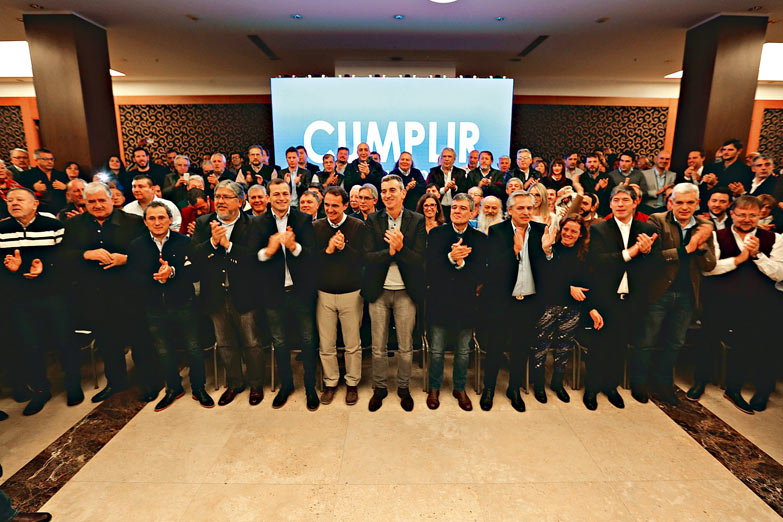 Randazzo también se reunió con intendentes y legisladores