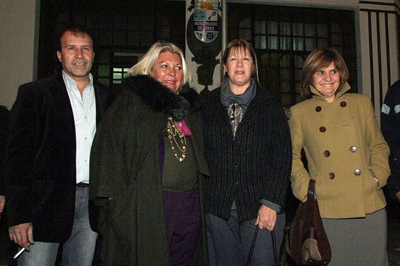 Divulgan una foto de Carrió, Stolbizer y Bullrich con el socio de Castillo