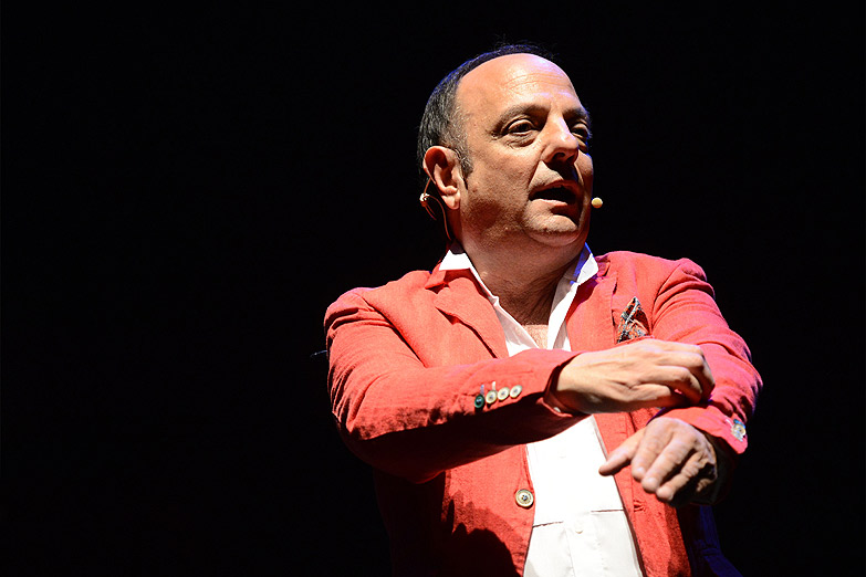 Impulsan una denuncia contra Baby Etchecopar por intimidación y hostigamiento a un grupo de mujeres