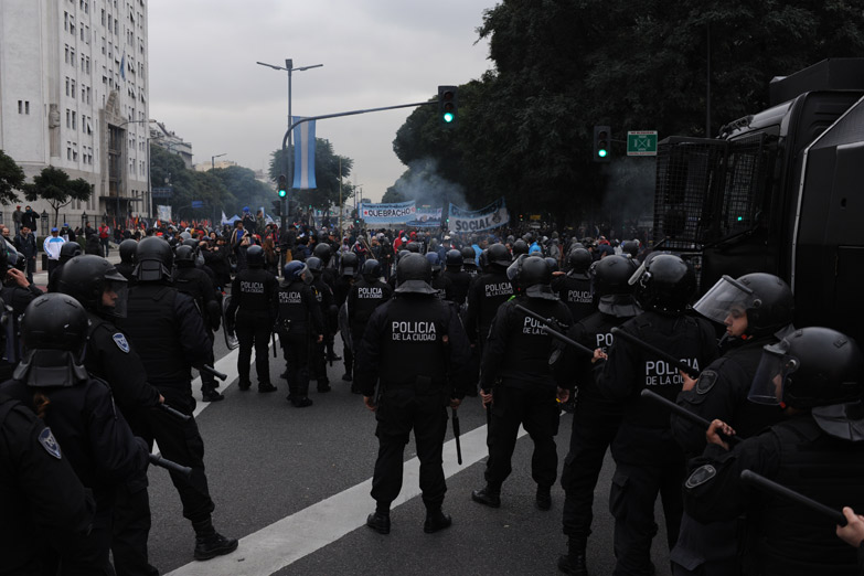 Así fue la avanzada policial contra los manifestantes