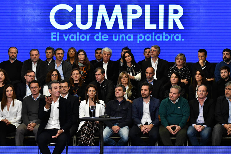 Randazzo rompió el silencio y lanzó su campaña con críticas a Cristina, Massa y Macri