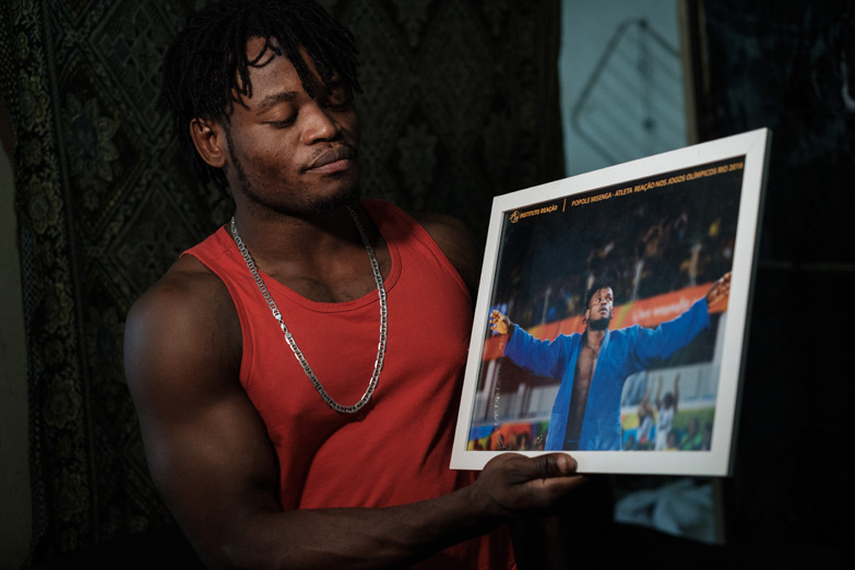 La historia del atleta congoleño que se quedó a vivir en una favela de Río