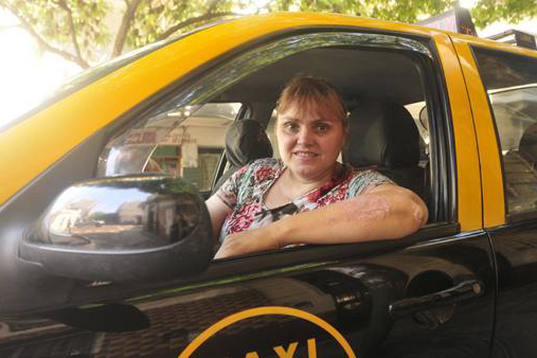 Comienza a funcionar en Córdoba una aplicación para pedir taxis conducidos por mujeres