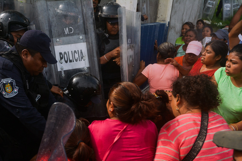 Batalla entre bandas dentro de un penal de Acapulco deja 28 muertos