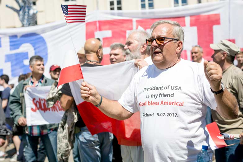 La calurosa bienvenida de Polonia al amigo americano