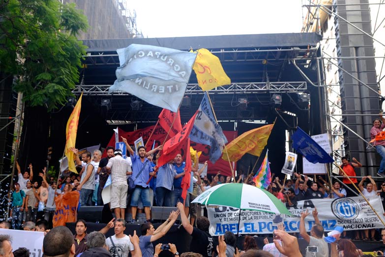 Pujas internas en la CGT para definir si vuelve a movilizar contra Macri