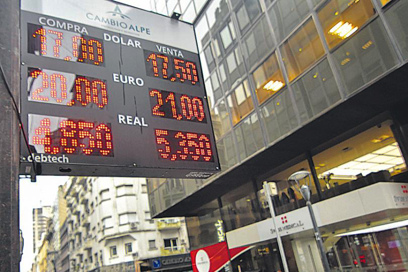 Dólar: la cuadratura del círculo entre ‘atraso cambiario’ e inflación