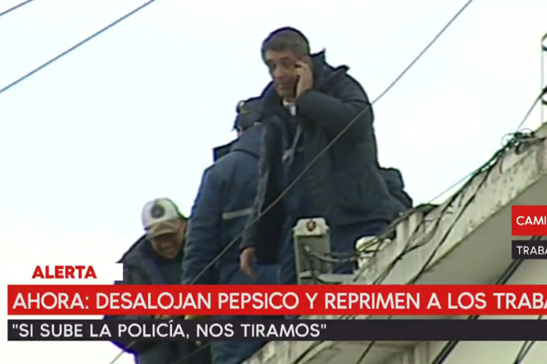 «La policía rompió todo, le rompió la cabeza a los compañeros»