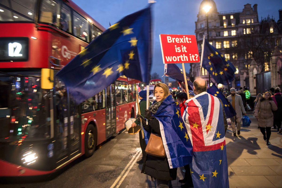 Brexit: el Parlamento aprobó renegociar el acuerdo, pero la UE lo descarta