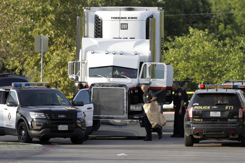 Diez personas murieron al intentar entrar de forma ilegal a EE UU en la caja sin ventilación de un camión