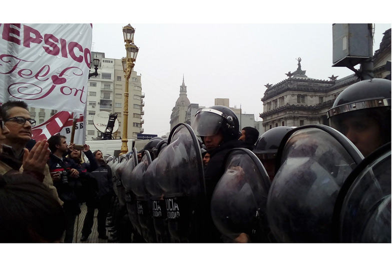 Tensión en Congreso: trabajadores de Pepsico fueron reprimidos otra vez