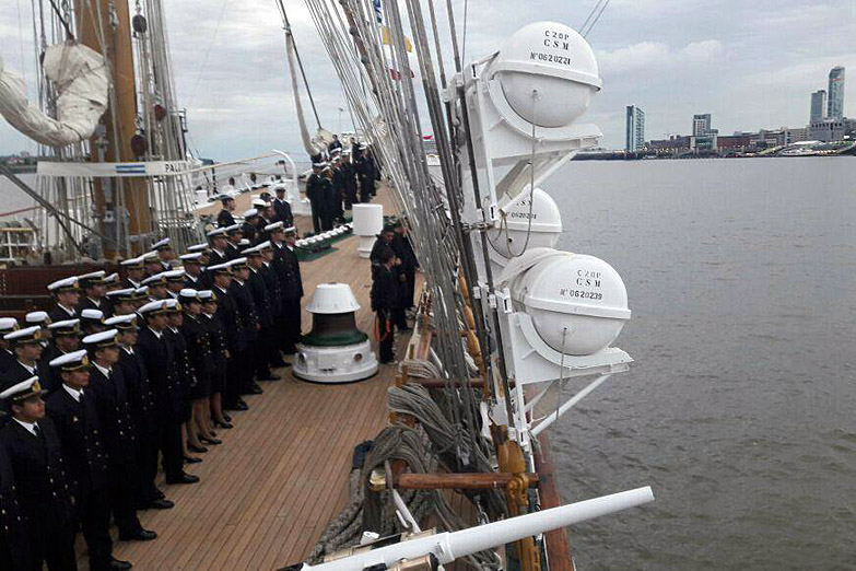 Luego de 14 años, la Fragata Libertad arribó a un puerto inglés