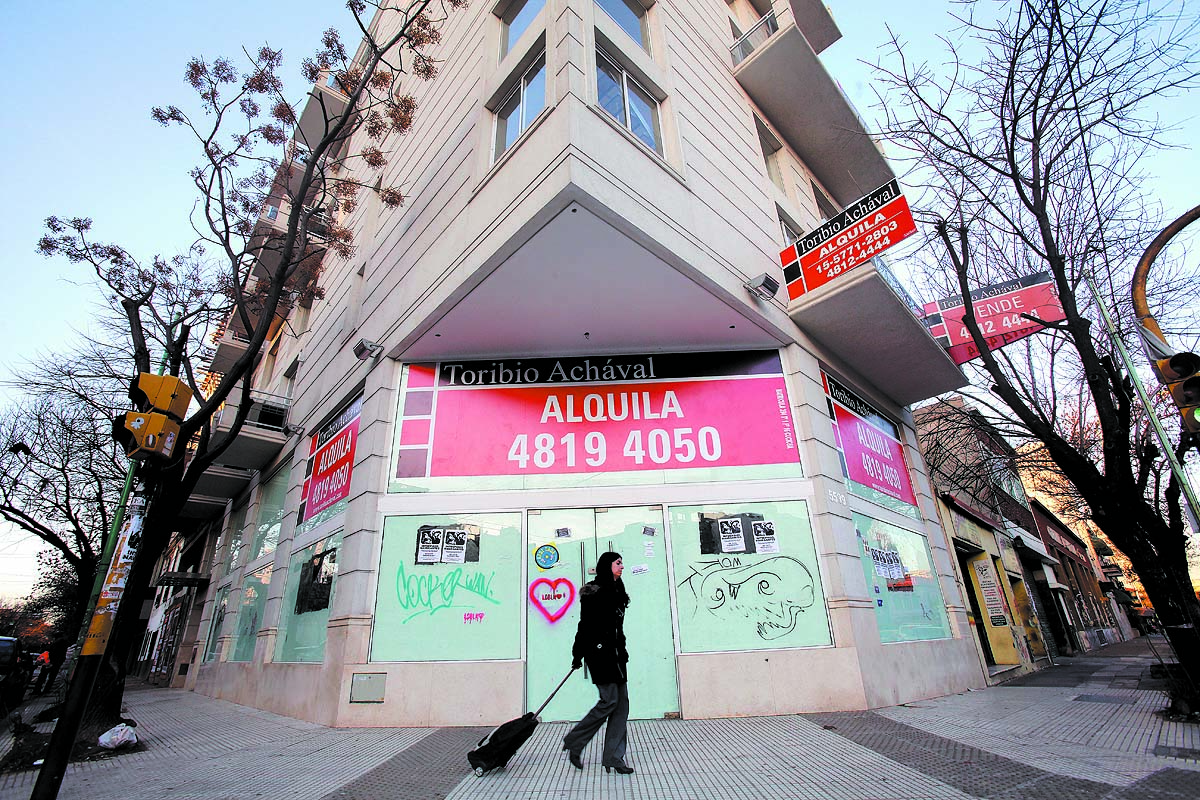 El gobierno extendió el decreto que congela los alquileres y prohíbe los desalojos