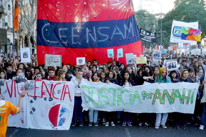 #NiUnaMenos: una masiva marcha multiplicó el reclamo de justicia por Anahí